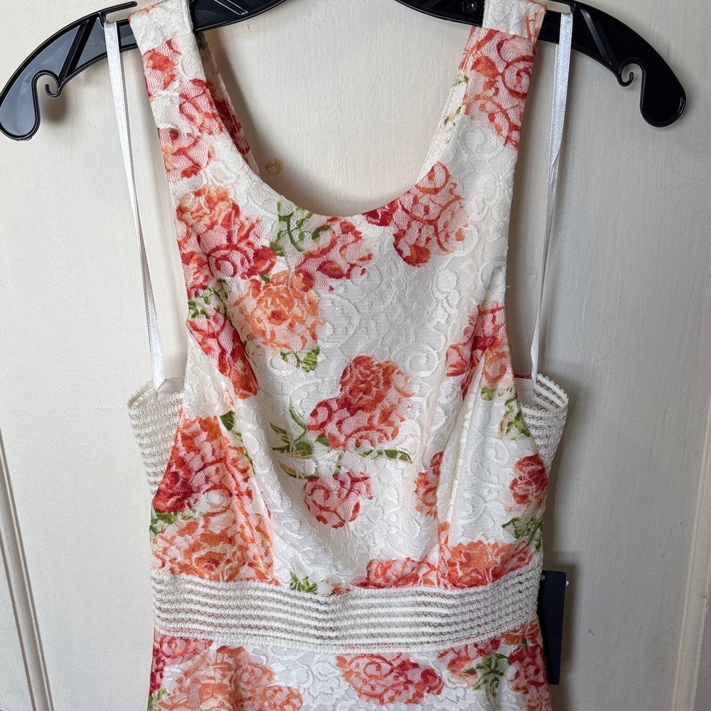 City Triangles White Dress with Coral Floral Print - Picture 5 of 6